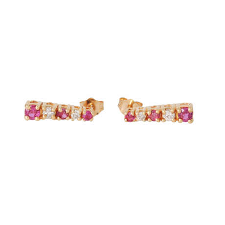 Earrings with rubies and diamonds together ca. 0,1 ct, - Foto 2