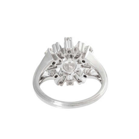 Ring with central diamond of ca. 0,75 ct, - Foto 4