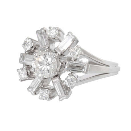 Ring with central diamond of ca. 0,75 ct, - photo 5