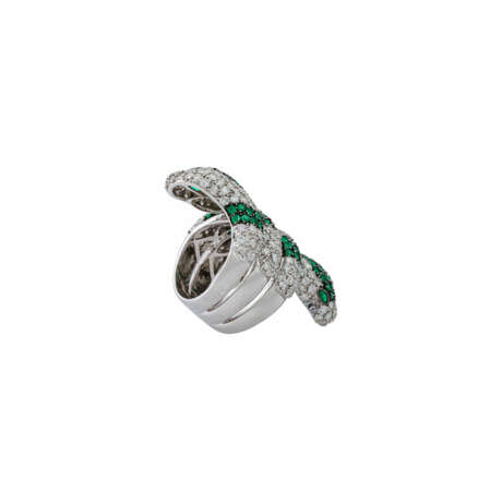 Ring "Snake" with emeralds and diamonds, - photo 3