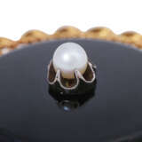 Brooch/pendant with round onyx plate and pearl in filigree frame, - photo 3