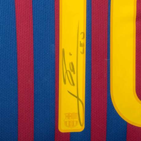 LIONEL MESSI - Signed jersey in frame - photo 5