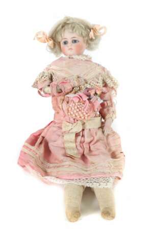 Puppe m. Prachtkleid wohl C.F. Kling, um 1890/1900 - Foto 1