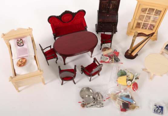 Konvolut Puppenstuben-Möbel neuzeitlich, 1 x Wohnzimmer-Set - Foto 2