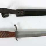 Fahrtenmesser mit Metallscheide wohl Mitte 20. Jh., Vollerl-/Full Tang-Messer mit Spear-Point-Klinge - photo 2