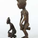 Zwei Trommelspielerfiguren Afrika, Holz - Foto 2