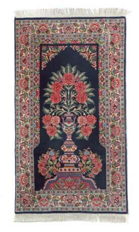 Teppich mit Rosenvasenmotiv Persien, um 1970/1980 - Foto 1