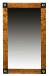 Biedermeier-Spiegel mit applizierten Rosetten 2. Viertel 19. Jh., Holzleistenrahmen mit ebonisierten Ecken und aufgelegten Bronzerosetten