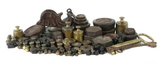 Umfangreiche Sammlung Gewichte europäisch/arabisch, Eisen/Bronze/Messing - photo 1