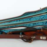 Geige mit 2 Bögen ca. um 1900-1930, auf innenliegendem Zettel bez.: ''Petrus Guarnerius Cremonensis filius Andrea fecit Mantuae sub tit Sanctae Teresiae 1699'' - photo 7