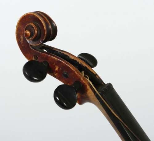 Geige auf innenliegendem Zettel bez.: Caspar da Salo in Brescia 1515, wohl sächsische Geige - Markneukirchener Manufakturarbeit nach Gasparo da Salo - photo 3