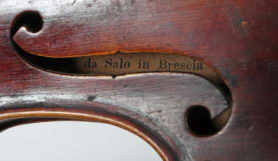 Geige auf innenliegendem Zettel bez.: Caspar da Salo in Brescia 1515, wohl sächsische Geige - Markneukirchener Manufakturarbeit nach Gasparo da Salo - photo 4