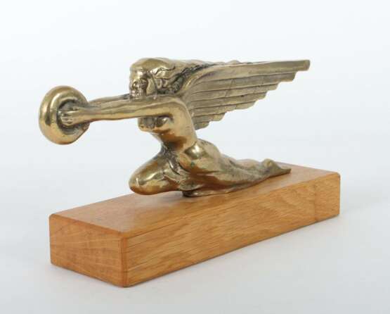 ''Flying Lady'' ähnlich des Originals (Packard-Kühlerfigur) nach Entwurf von Émile-Antoine Bourdelle, vollplastischer Metallguss der Figur - Foto 2