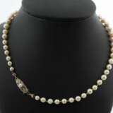 Perlenkette mit Bicolorschließe 1. Hälfte 19. Jh., Gelbgold/Weißgold 585 - фото 2