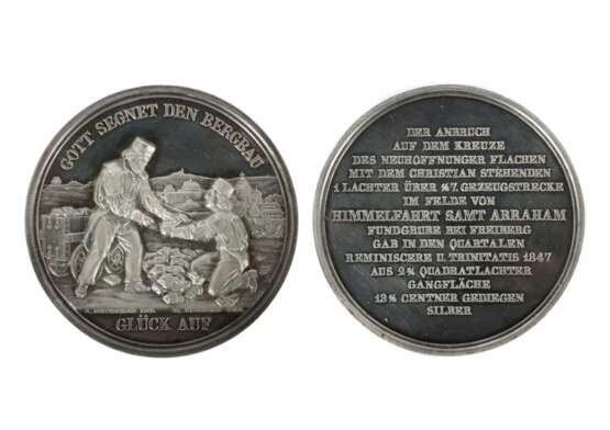 Silbermedaille der Grube Himmelfahrt Samt Abraham bei Freiberg, zur Erinnerung an den 1847 gemachten reichen Silberfund - photo 1