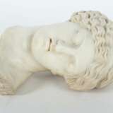 Bildhauer des 19. Jh. ''Schlafende Dame'', Alabaster - Foto 4