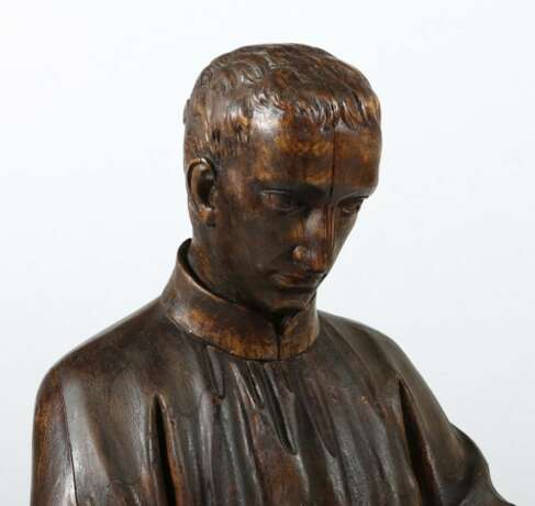 Bildschnitzer des 19. Jh. ''Heiliger Priester'', Holz geschnitzt - photo 2