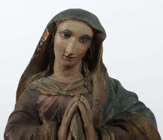 Bildschnitzer des 19. Jh. ''Trauernde Madonna'', Holz geschnitzt - фото 2