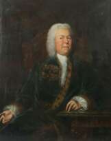 Portraitmaler des 18. Jh. ''Halbbildnis Johann Sebastian Bach'', vor dunklem Hintergrund an einem Holztisch auf einem Rokkokosessel sitzend und den Betrachter anblickend