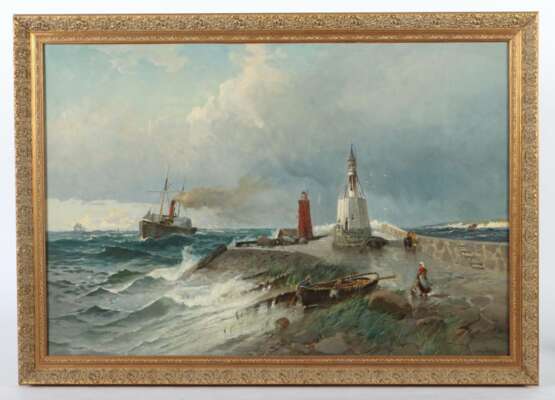 Maler des 19./20. Jh. ''Leuchtturm mit Mole'', Küstenpartie mit einem Dampfschiff auf aufgewühlter See und Figurenstaffage - Foto 2