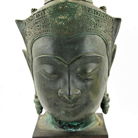Bekrönter Kopf des Buddha. Wohl THAILAND Ayutthaya 18. Jahrhundert oder früher - Foto 2