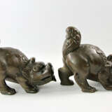 Ein Paar Foh-Hunde aus Bronze. CHINA, 1. Hälfte 20. Jh - Foto 2