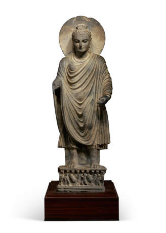 A LARGE AND IMPORTANT GREY SCHIST FIGURE OF BUDDHA SHAKYAMUNI - photo 1