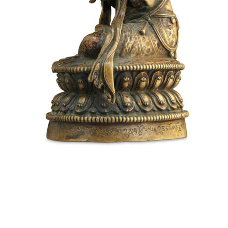 A VERY RARE COPPER- AND SILVER- INLAID BRONZE FIGURE OF VIRA VAJRADHARMA - фото 7