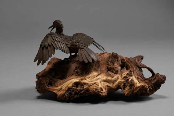 AN IRON ARTICULATED SCULPTURE OF A CORMORANT - photo 3