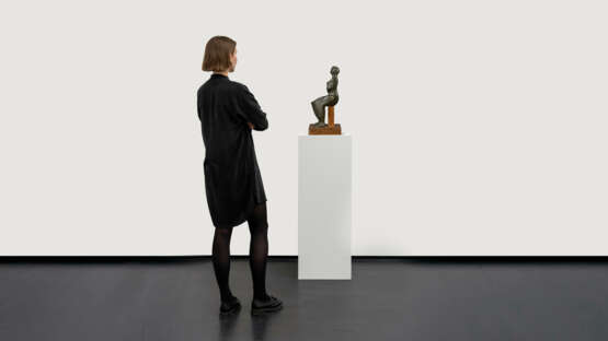 HENRY MOORE, O.M., C.H. (1898-1986) - photo 6