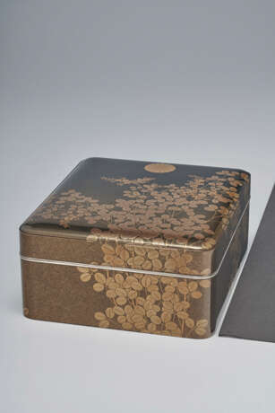 A LACQUER BOX AND COVER - photo 2