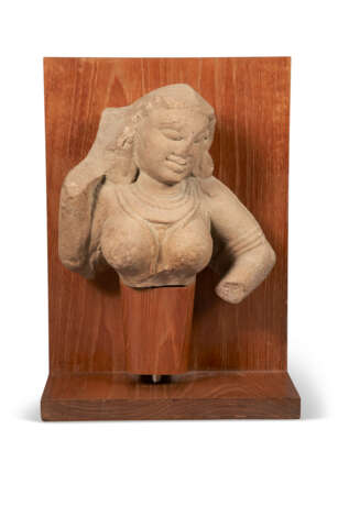 A BUFF SANDSTONE BUST OF A FEMALE - photo 1