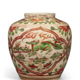 A LARGE GREEN-GLAZED AND IRON-RED-DECORATED `BUDDHIST LION' JAR - photo 2