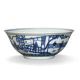 A LARGE MING-STYLE BLUE AND WHITE `SCHOLARS' BOWL - фото 2
