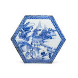 A SET OF FOUR BLUE AND WHITE HEXAGONAL TILES - фото 2