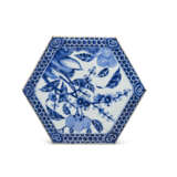 A SET OF FOUR BLUE AND WHITE HEXAGONAL TILES - фото 4