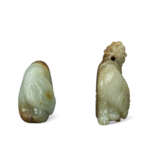 TWO JADE CARVINGS OF ELEPHANTS - Foto 4