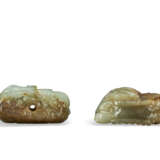 TWO JADE CARVINGS OF ELEPHANTS - Foto 5