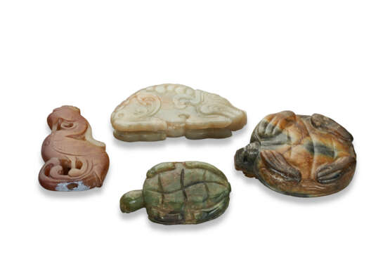 FOUR JADE ANIMAL CARVINGS - Foto 3