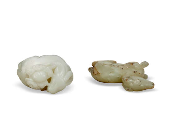 A WHITE JADE CARVING OF A RAM AND A GREENISH-BEIGE JADE CARVING OF A GOAT - photo 4