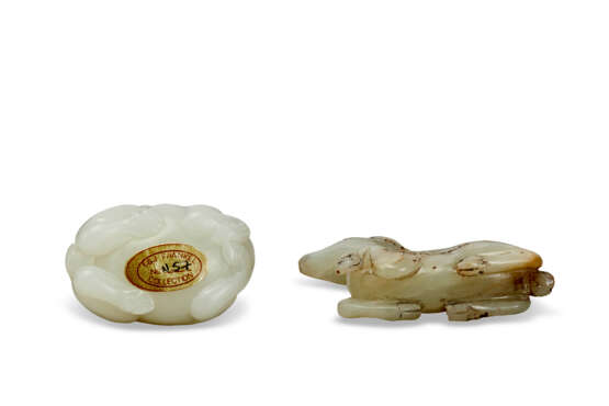 A WHITE JADE CARVING OF A RAM AND A GREENISH-BEIGE JADE CARVING OF A GOAT - photo 5