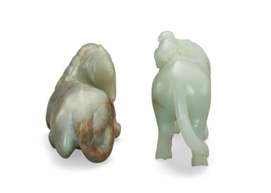 TWO JADE CARVINGS OF HORSES - photo 6