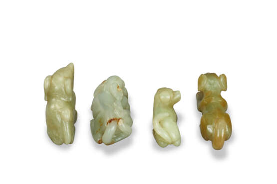 FOUR JADE CARVINGS OF DOGS - photo 6