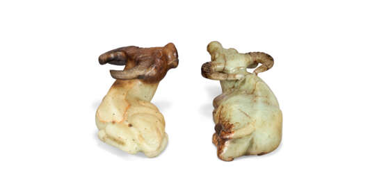 TWO JADE BUFFALO CARVINGS - Foto 5