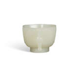 A TWO-HANDLED WHITE GLASS HEXAGONAL CUP - photo 4