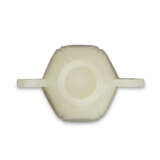 A TWO-HANDLED WHITE GLASS HEXAGONAL CUP - photo 6