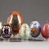 A COLLECTION OF EIGHT GLASS EASTER EGGS Russian, 19th/20 - photo 1