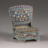 A SILVER-GILT AND CLOISONNÉ ENAMEL SALT CHAIR Russian, M - Foto 1