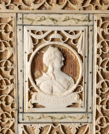 AN IMPORTANT AND VERY RARE BONE RELIEF CARVED PANEL SHOW - Foto 6