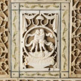 AN IMPORTANT AND VERY RARE BONE RELIEF CARVED PANEL SHOW - photo 12